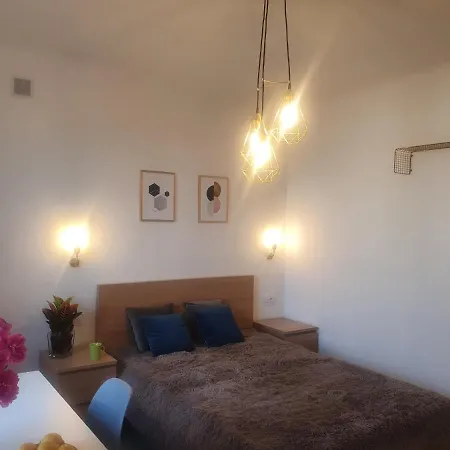 Apartment Flat Femina Street